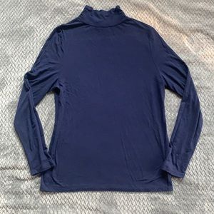Long sleeve turtleneck shirt, size medium